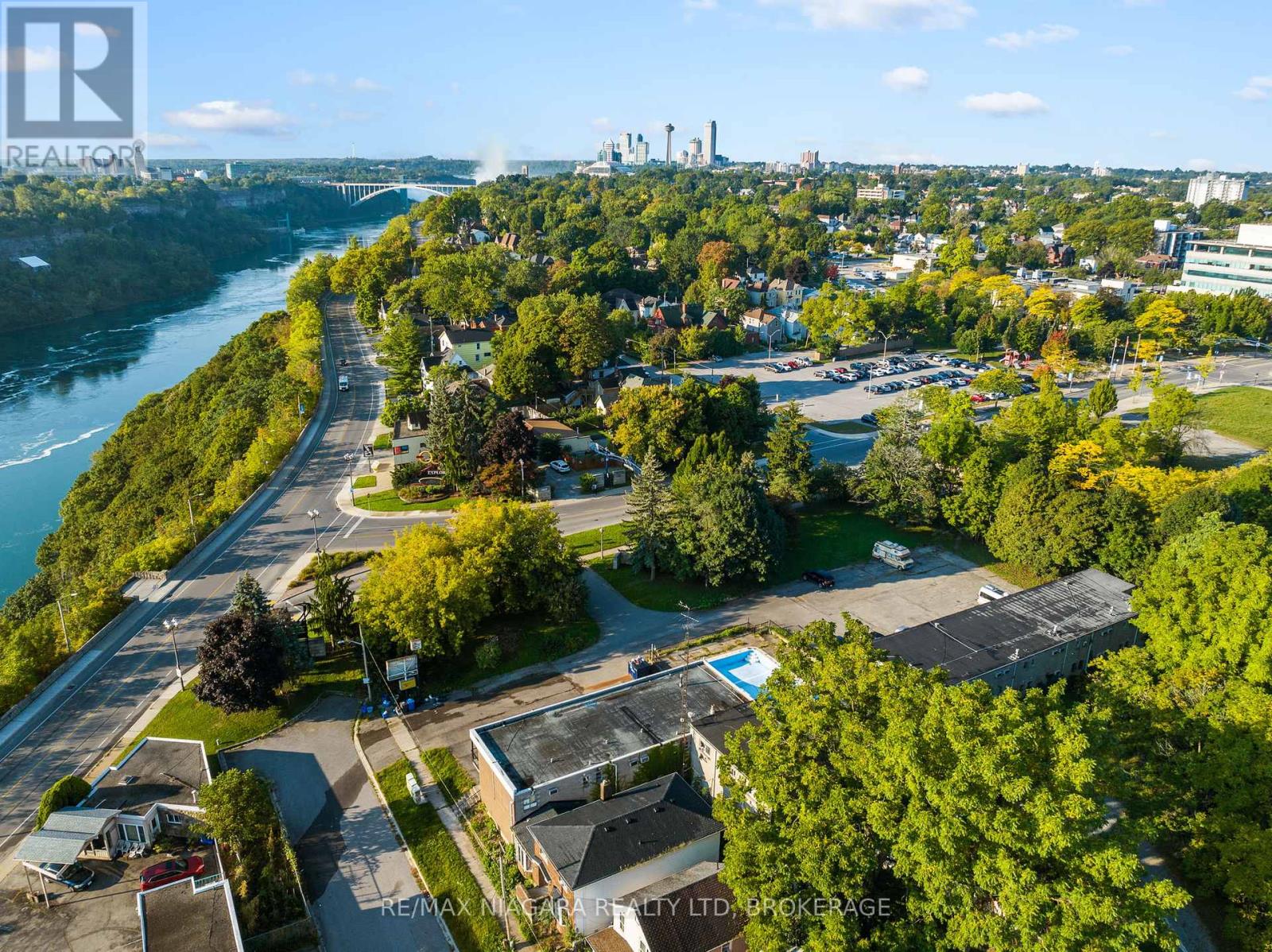 Photo 9 of 4625 Cataract Avenue, Niagara Falls ON