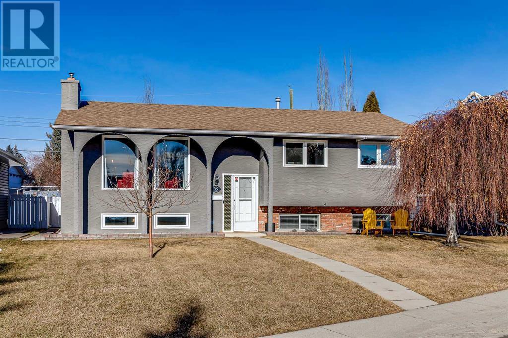 Single Family House Bi-level for Sale in  Lake Geneva Place SE Lake Bonavista Calgary 