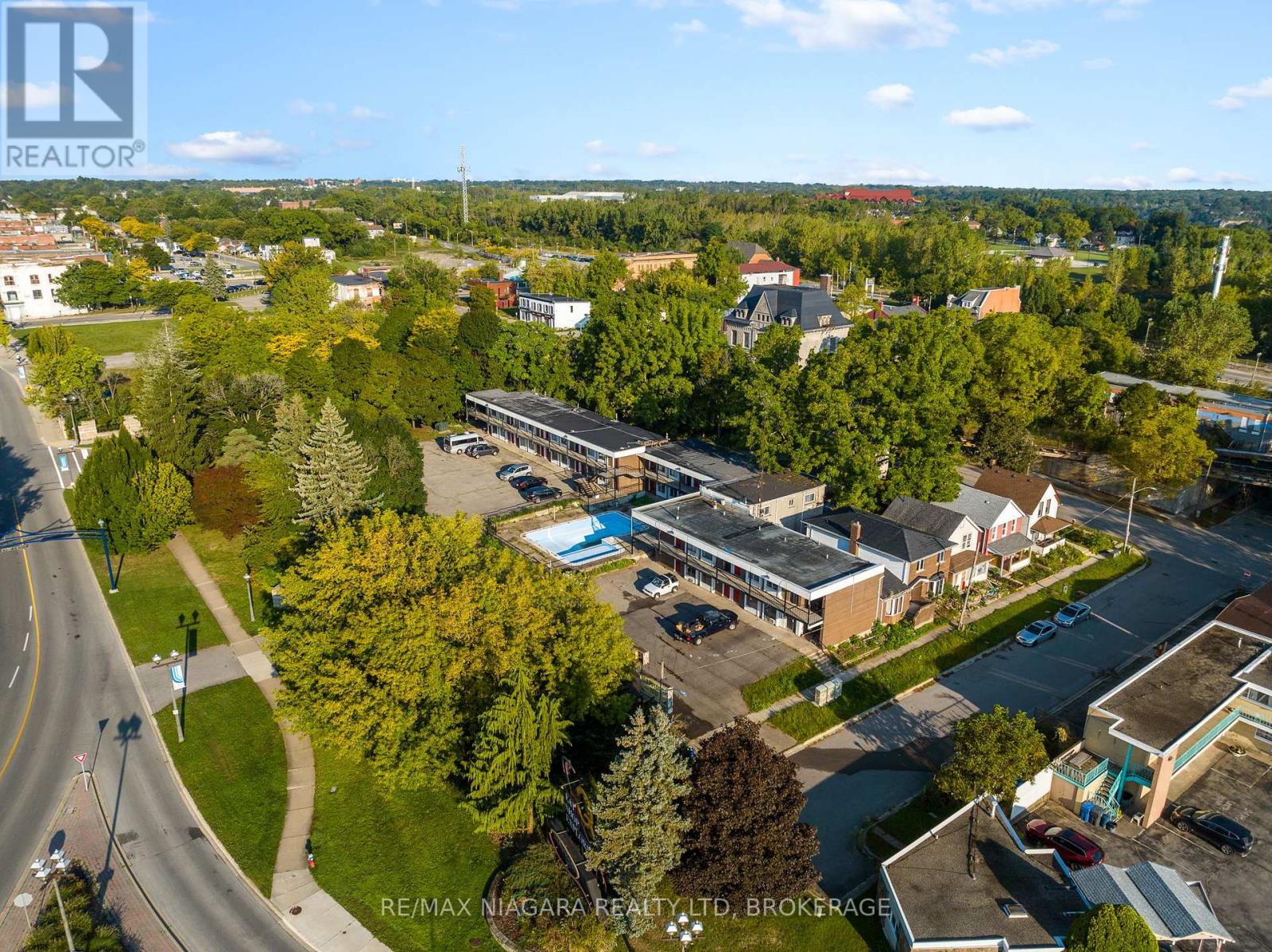 Photo 15 of 4625 Cataract Avenue, Niagara Falls ON