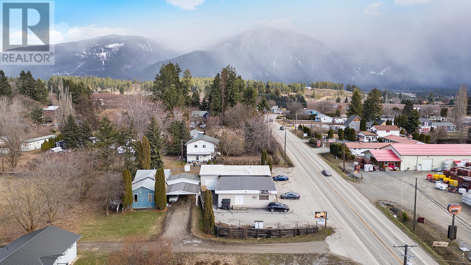 Photo 10 of 3116 3 Highway, Creston BC