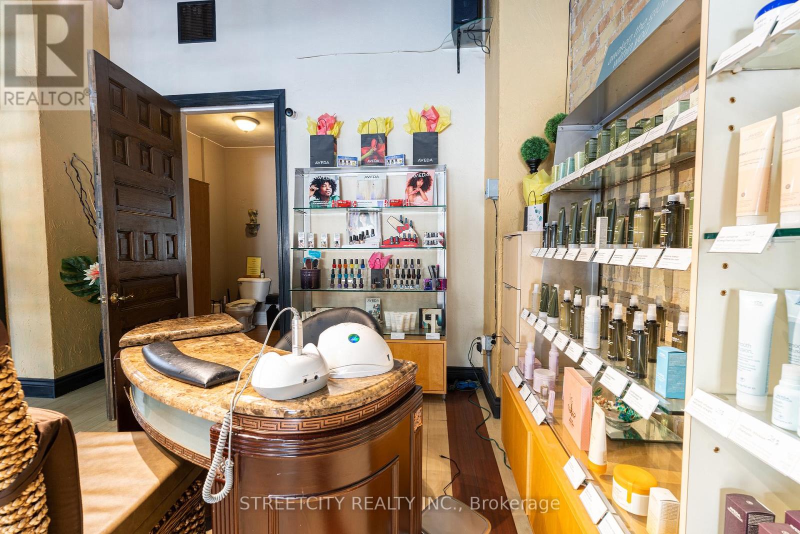 206 MAIN STREET E, North Middlesex (Parkhill), Ontario