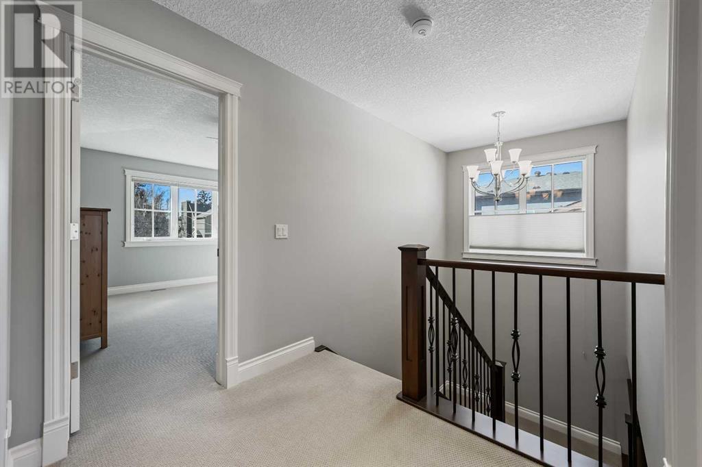 Single Family House for Sale in   Avenue NE Winston Heights/Mountview Calgary 