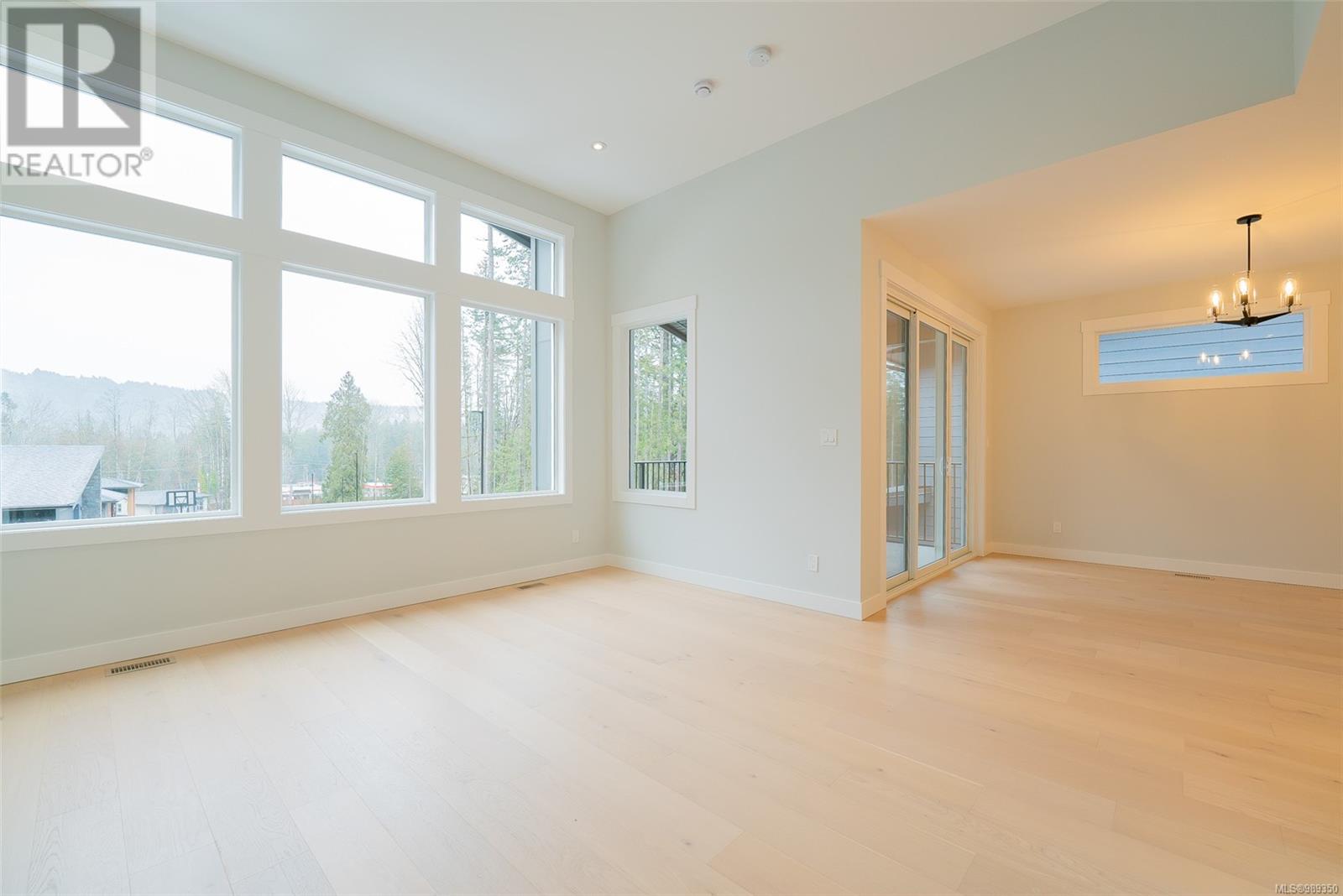 Photo 18 of 113 Raven Way, Ladysmith BC