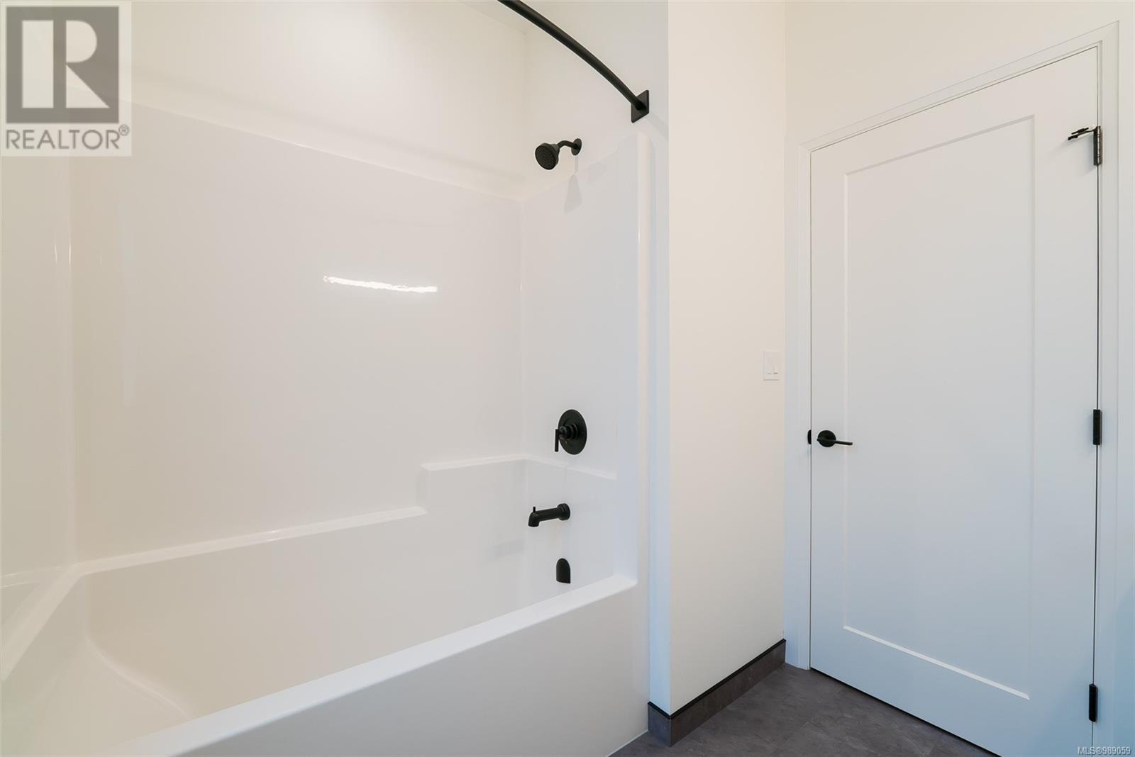 111 Raven Way, Ladysmith