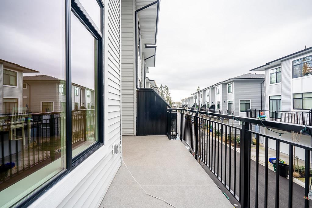 Photo 33 of 82 15235 Sitka Drive, Surrey BC