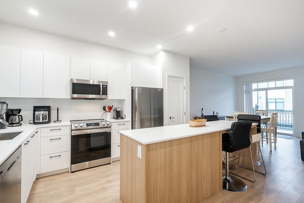 Photo 30 of 82 15235 Sitka Drive, Surrey BC