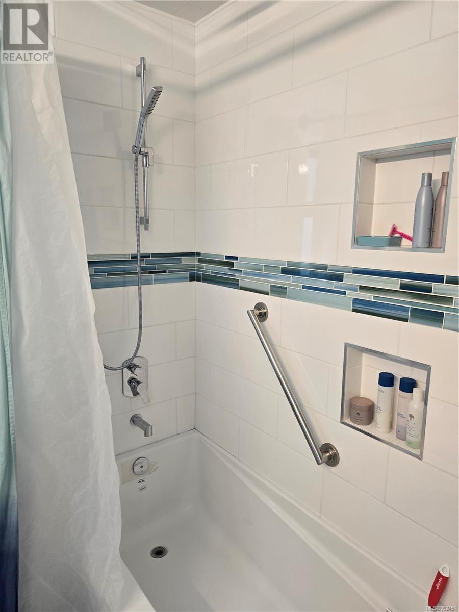 2905 LEIGH Rd, Langford real estate listing 992451