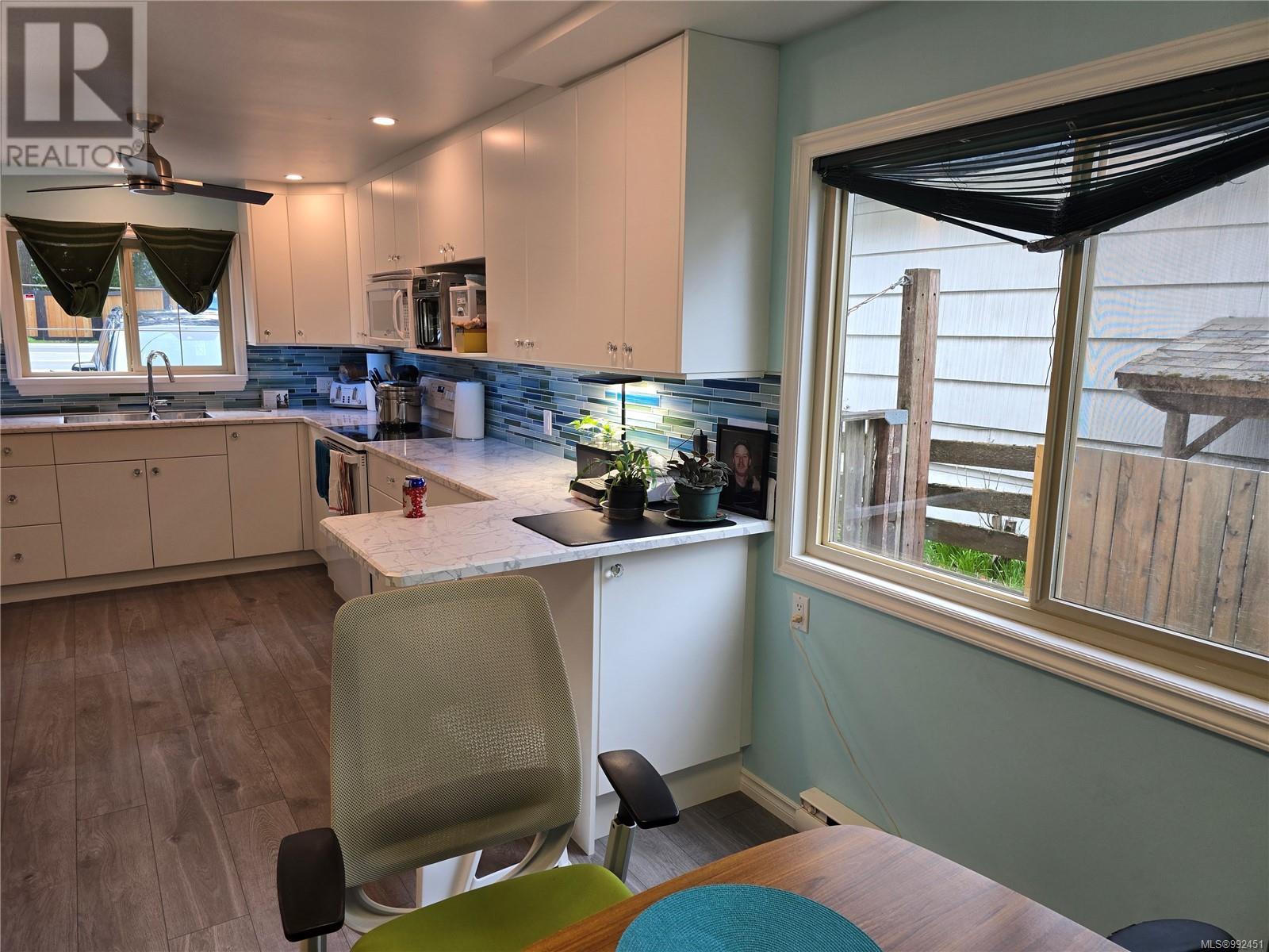 2905 LEIGH Rd, Langford real estate listing 992451