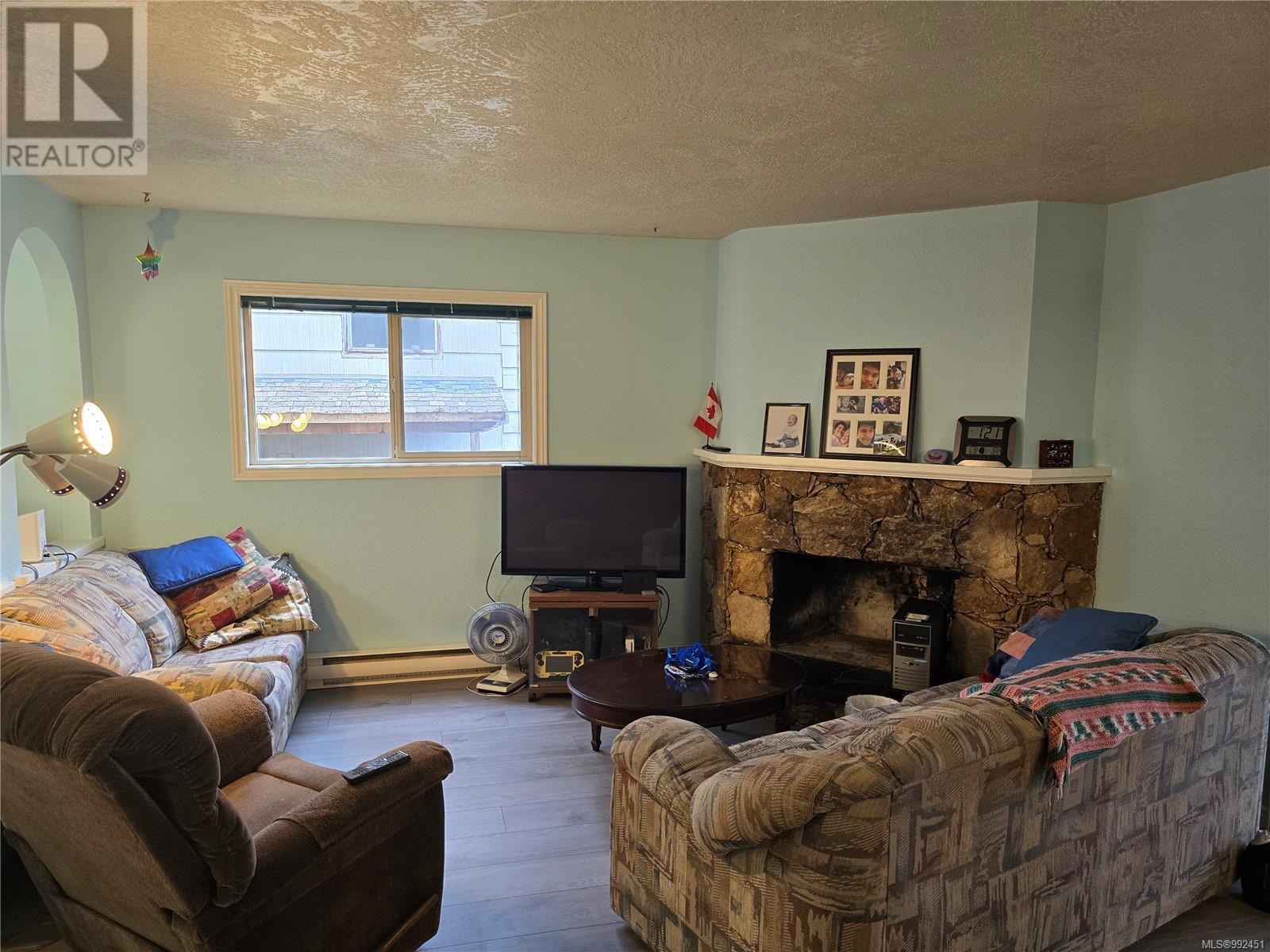 2905 LEIGH Rd, Langford real estate listing 992451