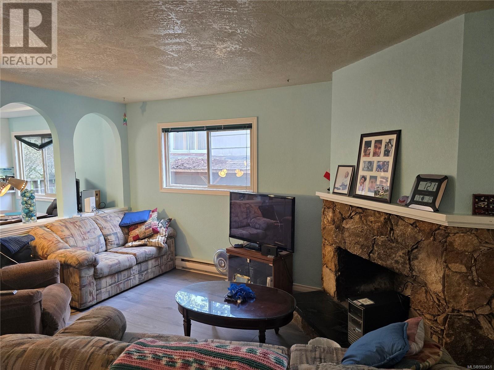 2905 LEIGH Rd, Langford real estate listing 992451