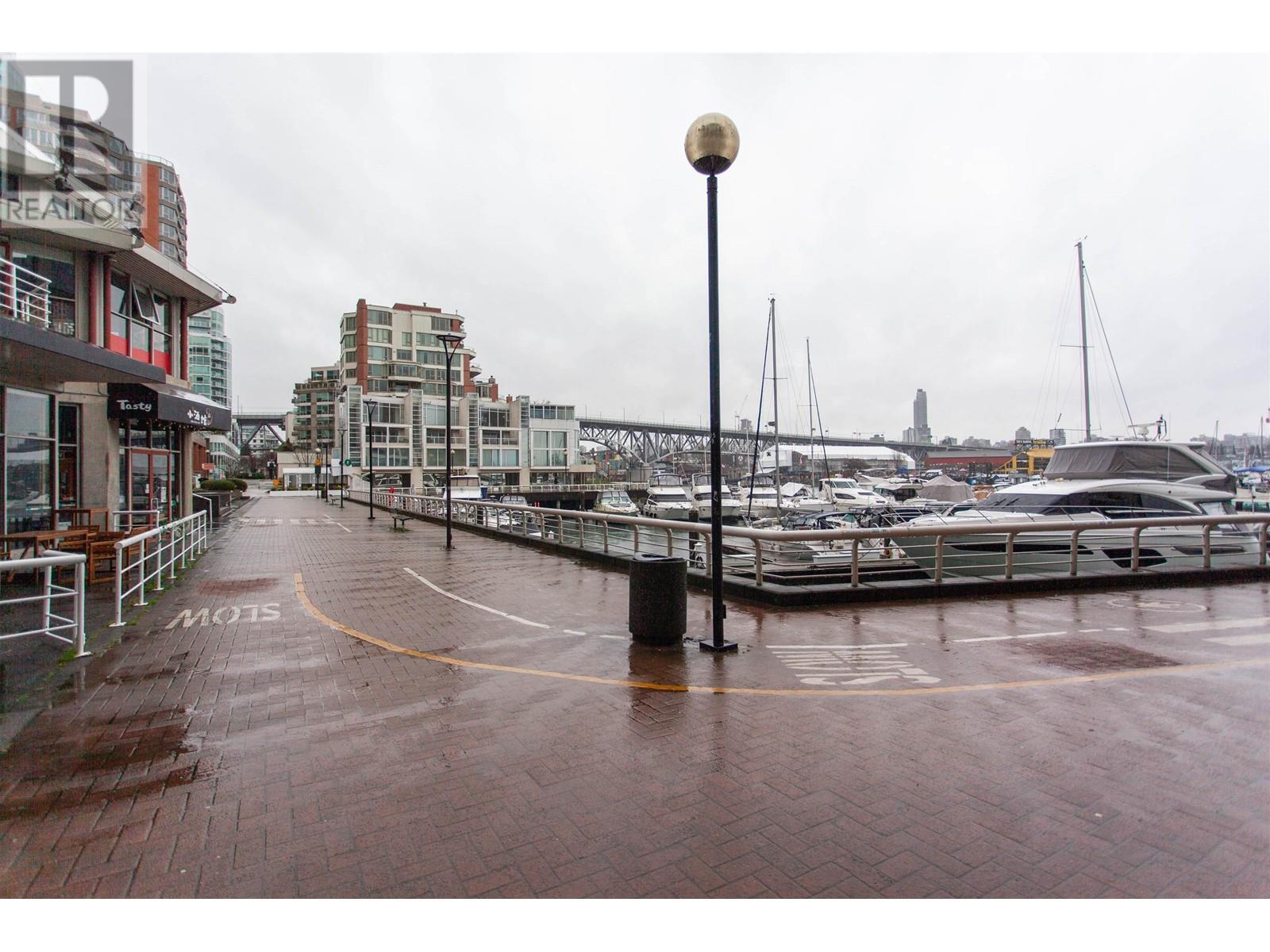 Photo 23 of 4 1008 Beach Avenue, Vancouver BC