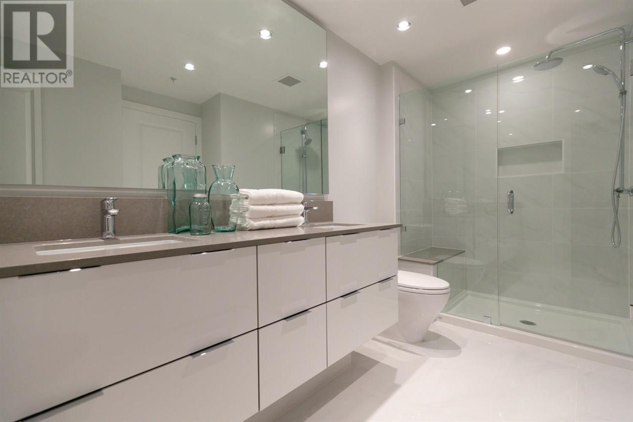 Photo 5 of 801 6638 Dunblane Avenue, Burnaby BC