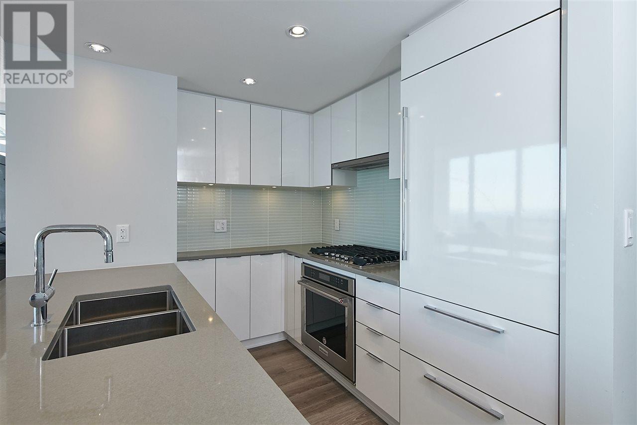 Photo 3 of 801 6638 Dunblane Avenue, Burnaby BC
