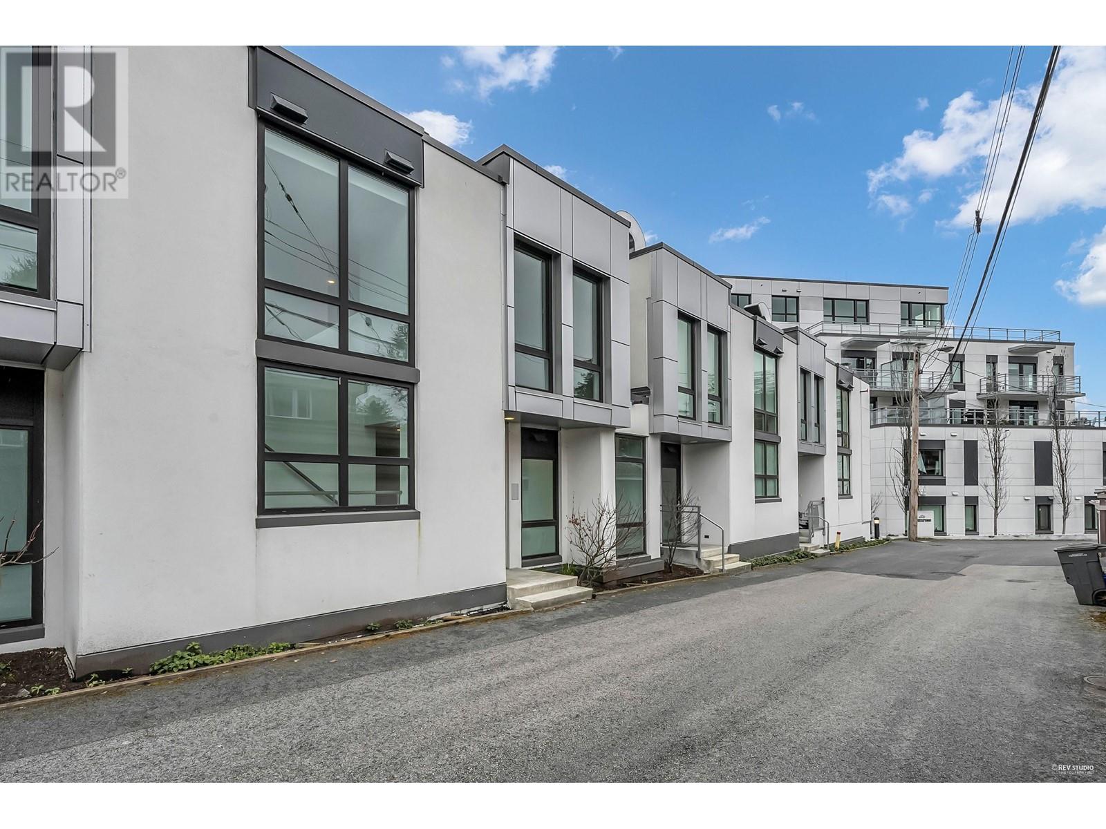 4922 CAMBIE STREET, Vancouver