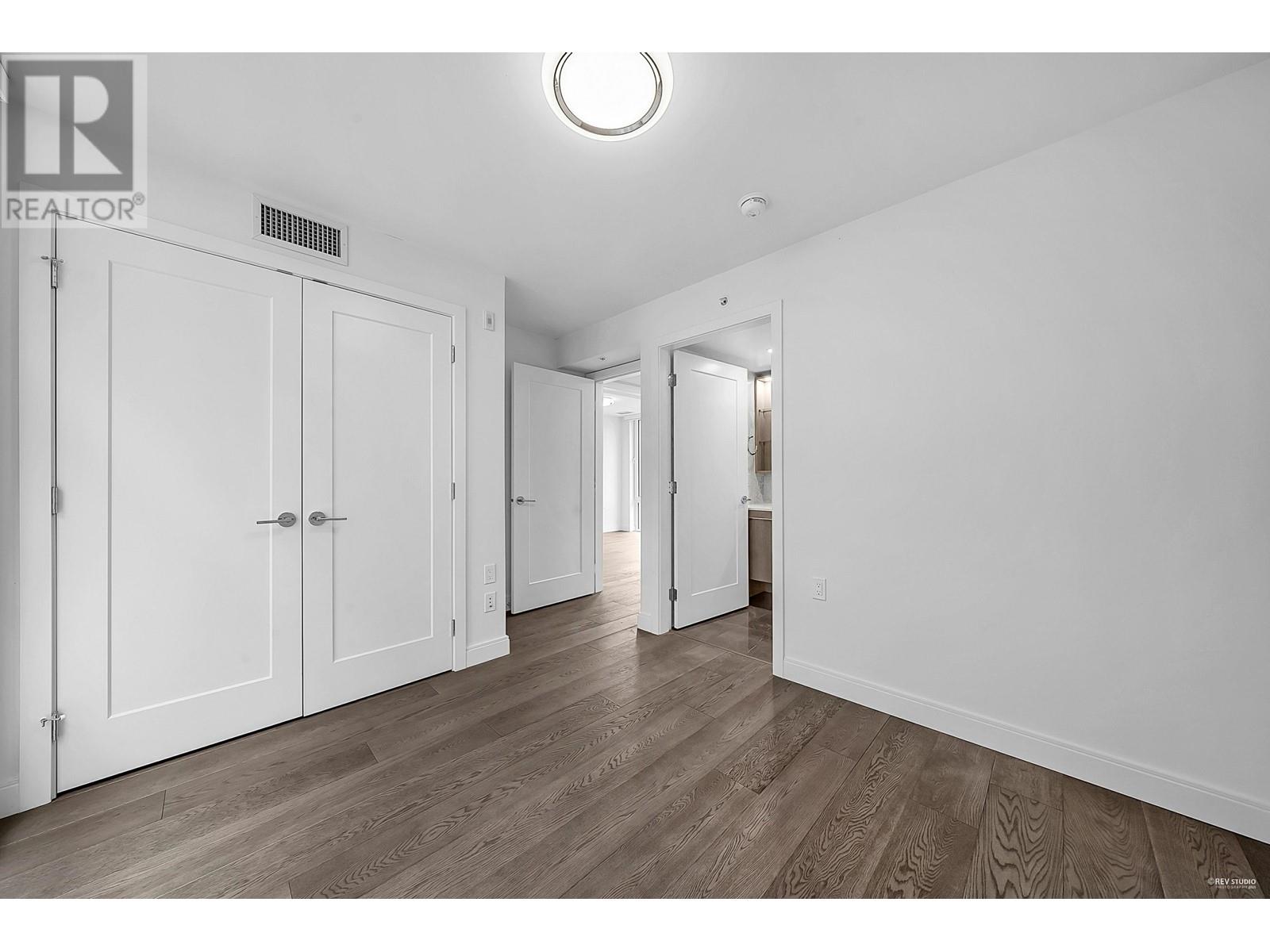 4922 CAMBIE STREET, Vancouver