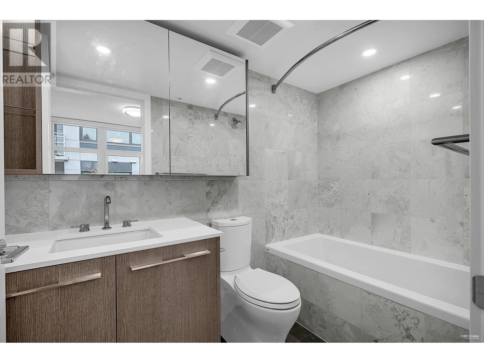 4922 CAMBIE STREET, Vancouver