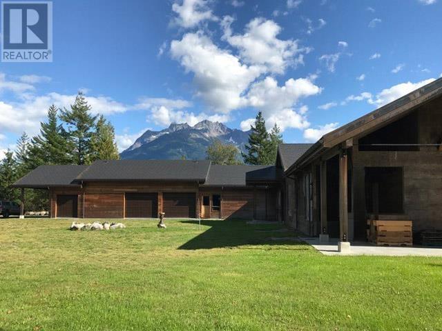 2712 EGAN ROAD, Bella Coola