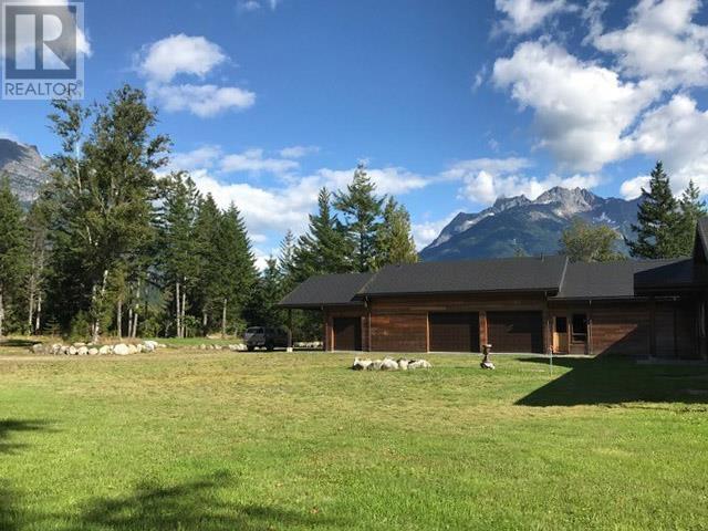 2712 EGAN ROAD, Bella Coola