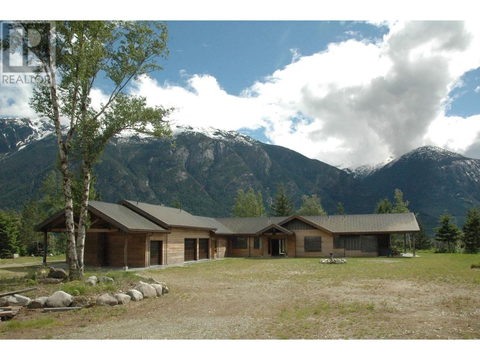2712 EGAN ROAD, Bella Coola