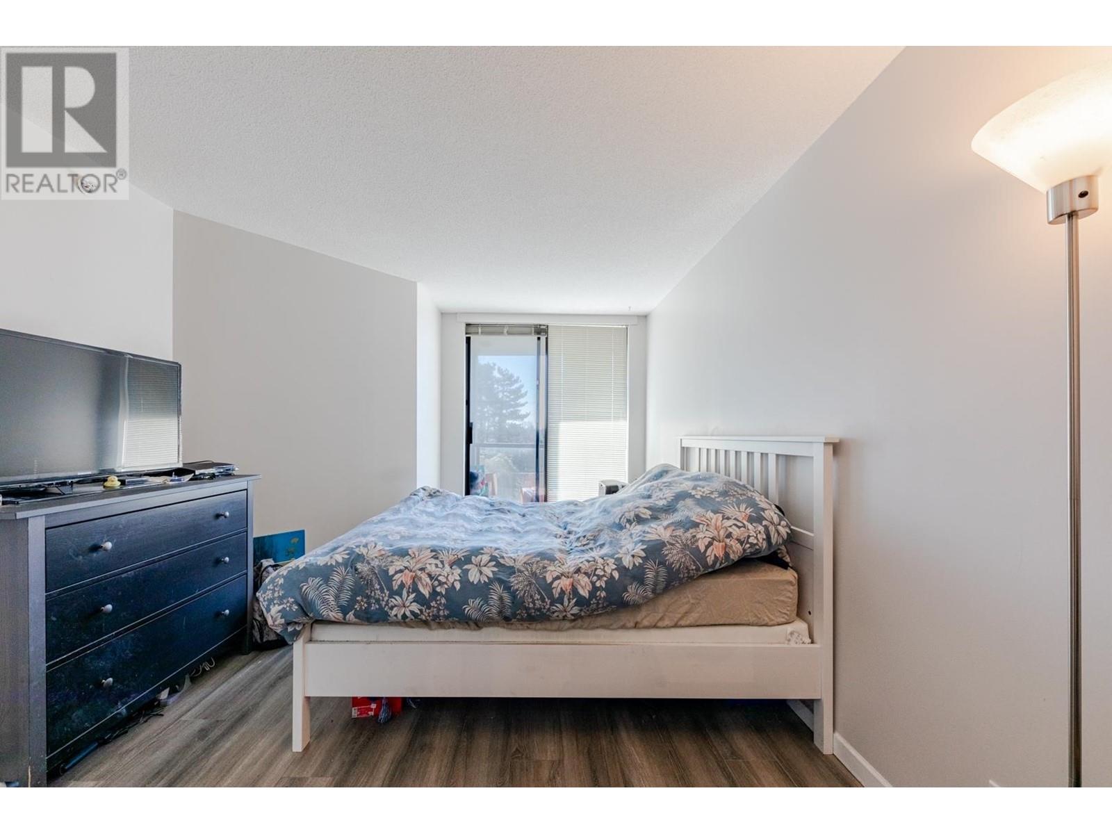 Photo 1 of 708 8180 Granville Avenue, Richmond BC