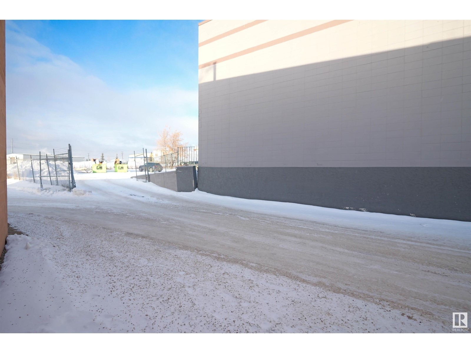 Photo 10 of 3472 93 St Nw, Edmonton AB