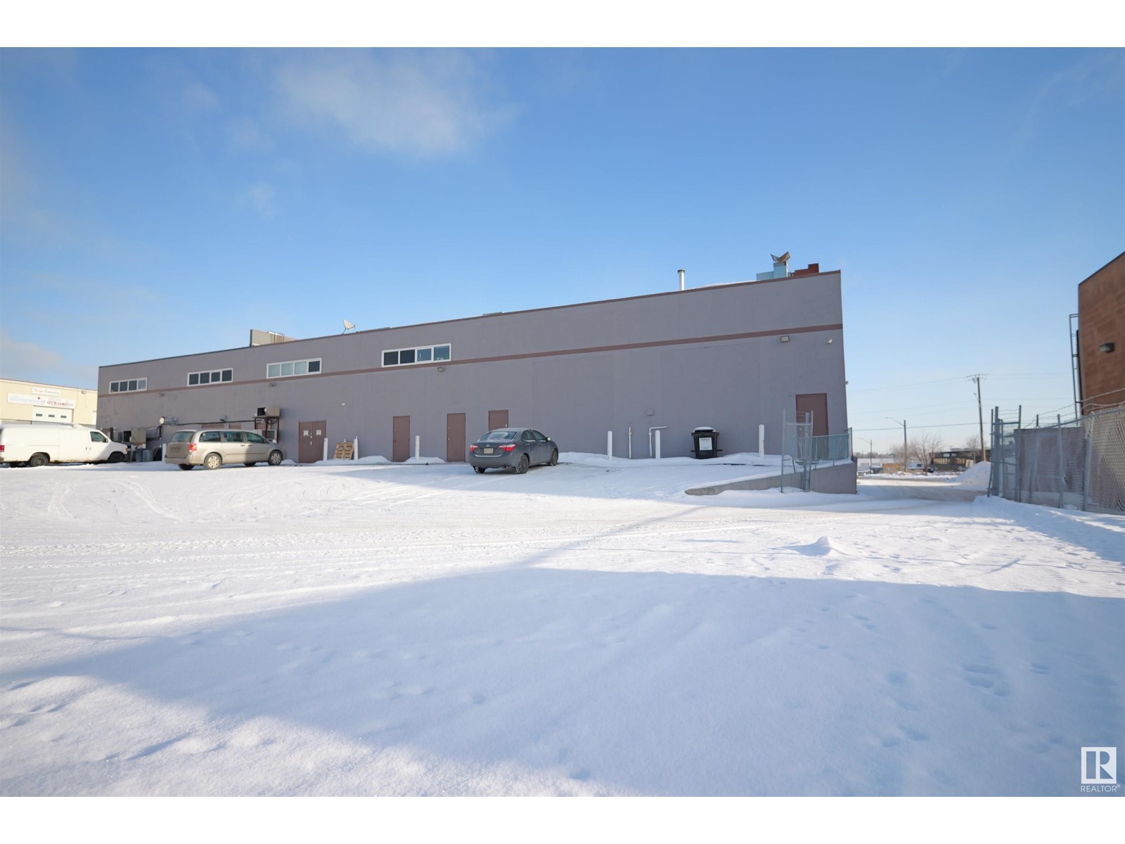 Photo 11 of 3472 93 St Nw, Edmonton AB