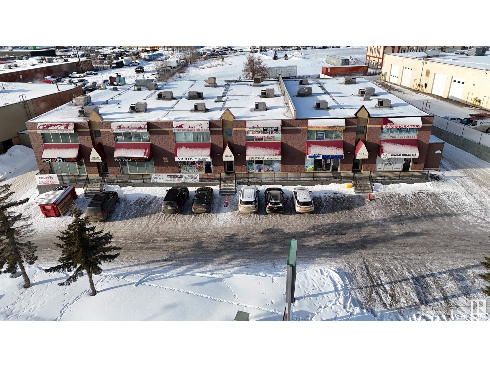 Photo 1 of 3472 93 St Nw, Edmonton AB