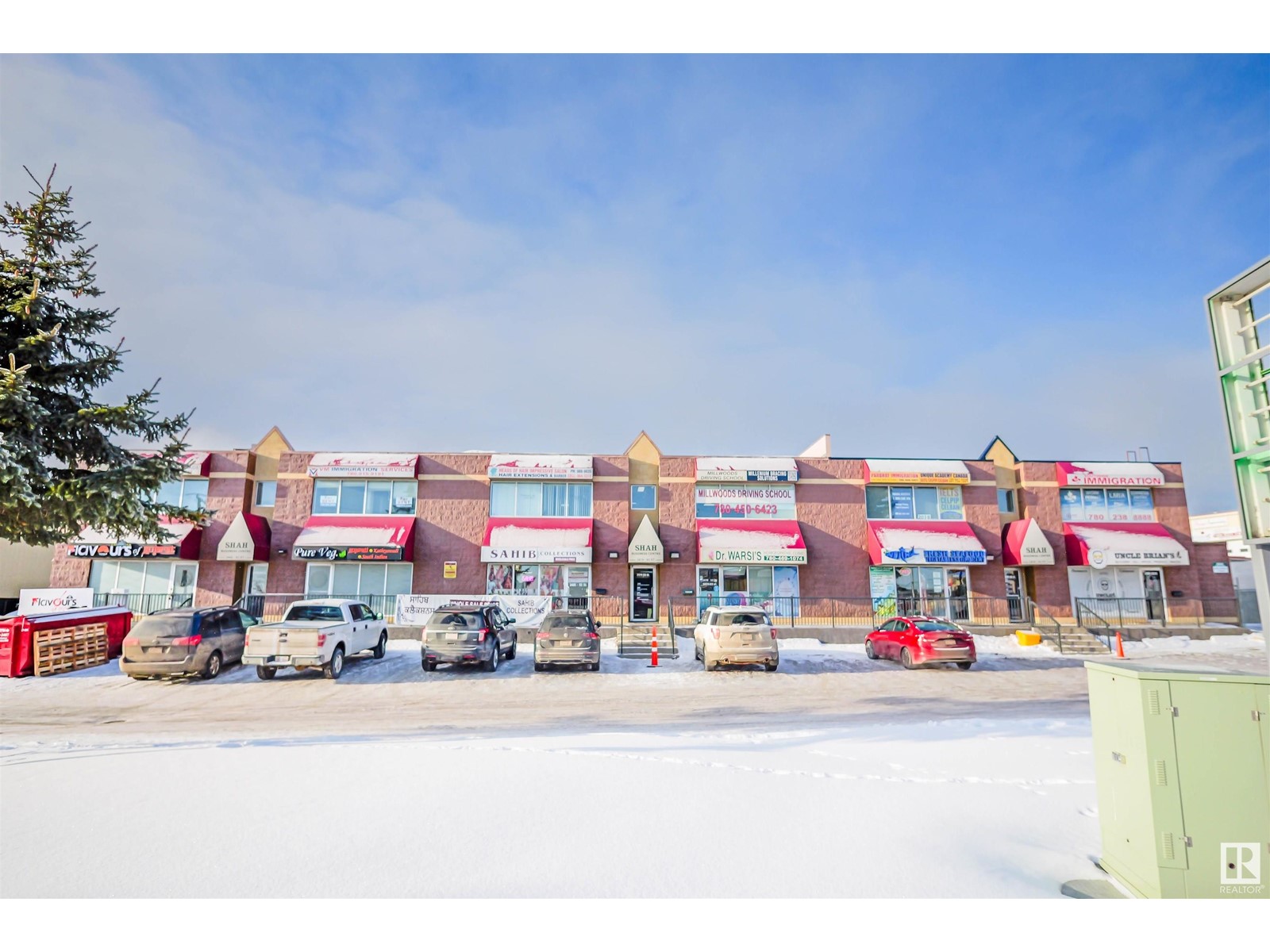 Photo 9 of 3472 93 St Nw, Edmonton AB