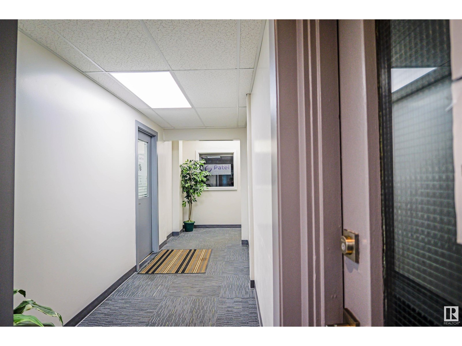Photo 18 of 3472 93 St Nw, Edmonton AB