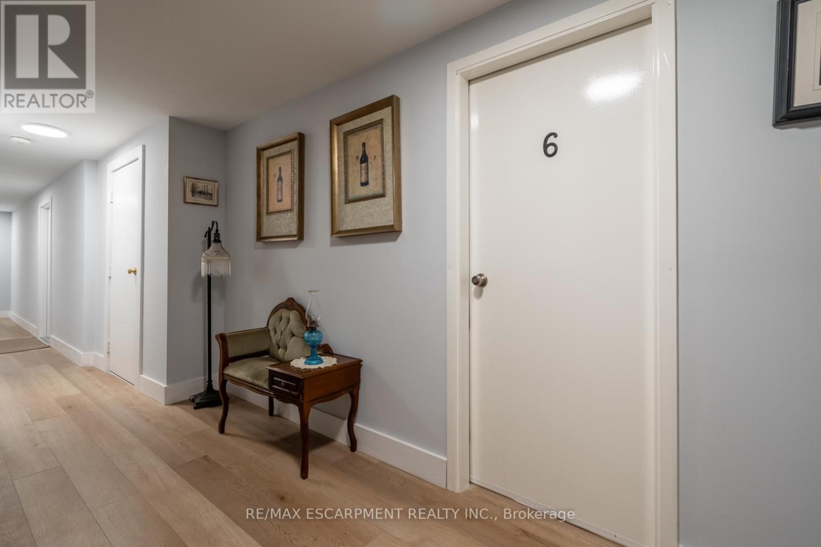 Photo 11 of 81 Hamilton Street N, Hamilton ON