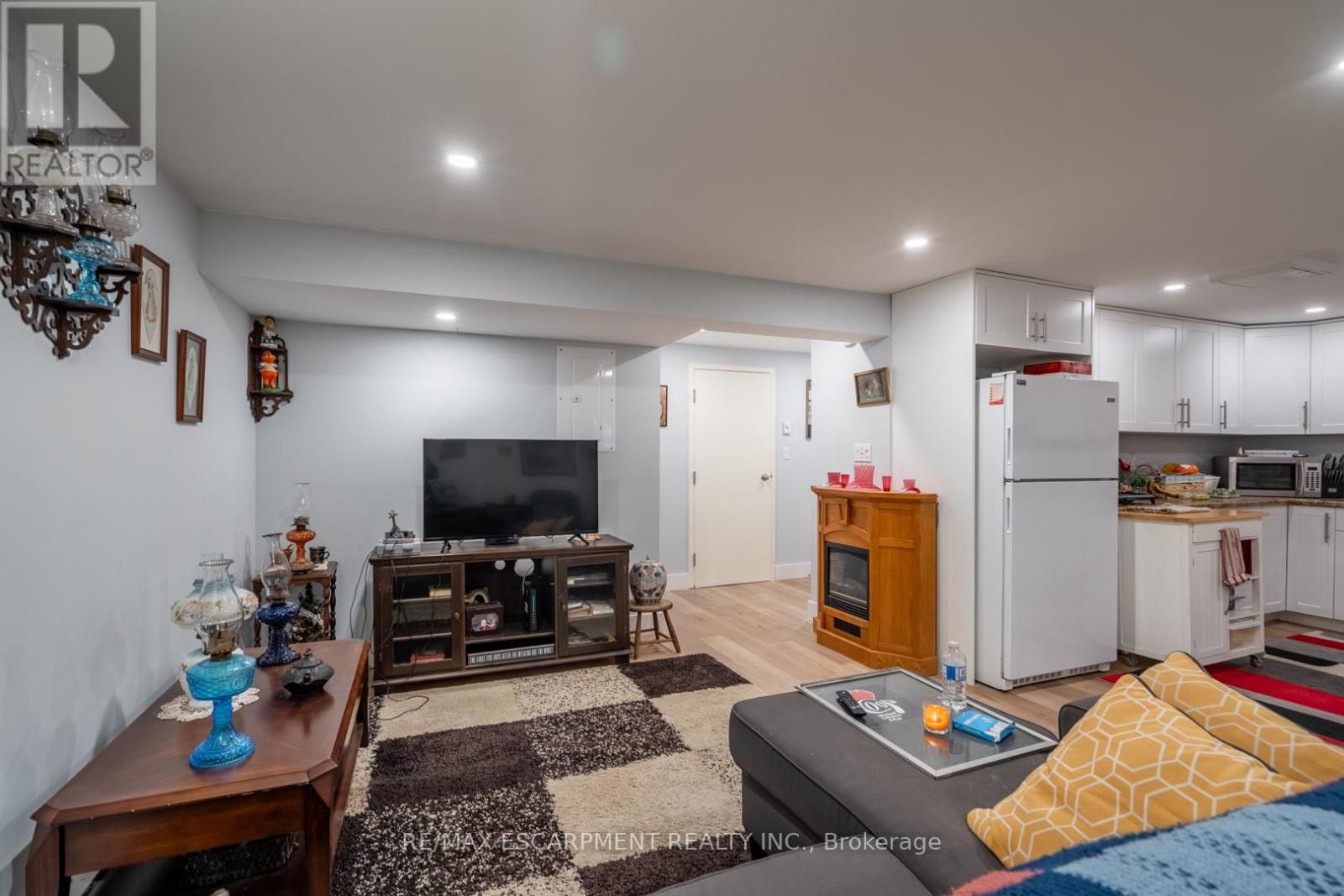 Photo 13 of 81 Hamilton Street N, Hamilton ON