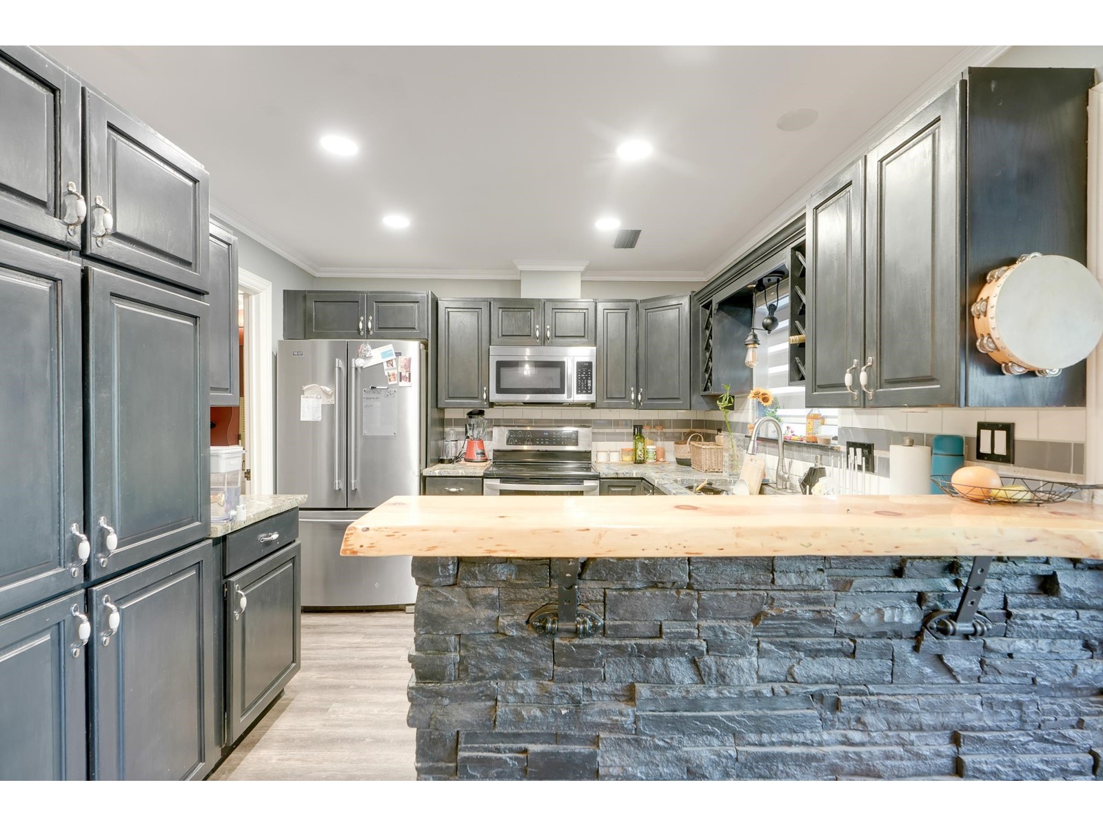 Photo 9 of 16 5271 204 Street, Langley BC