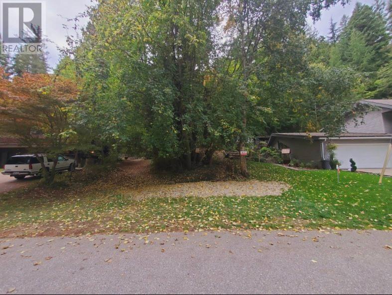 800 LYNNWOOD Crescent, Castlegar