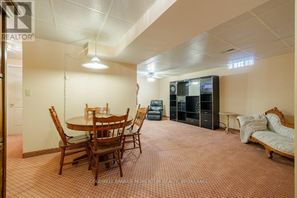 Photo 24 of 43 Silvercrest Court, Thorold ON