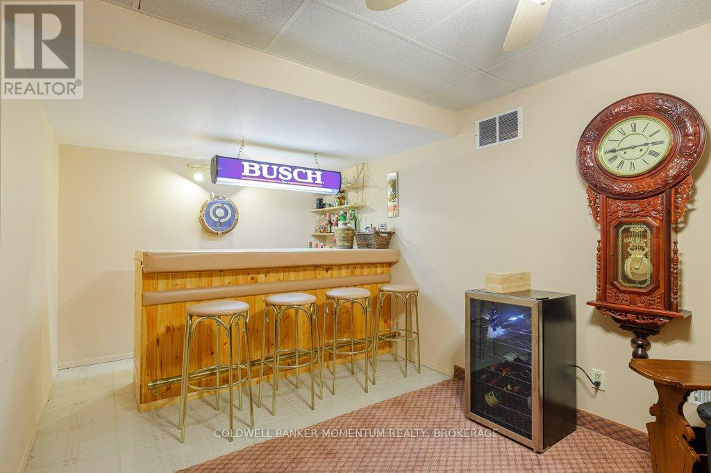 Photo 25 of 43 Silvercrest Court, Thorold ON