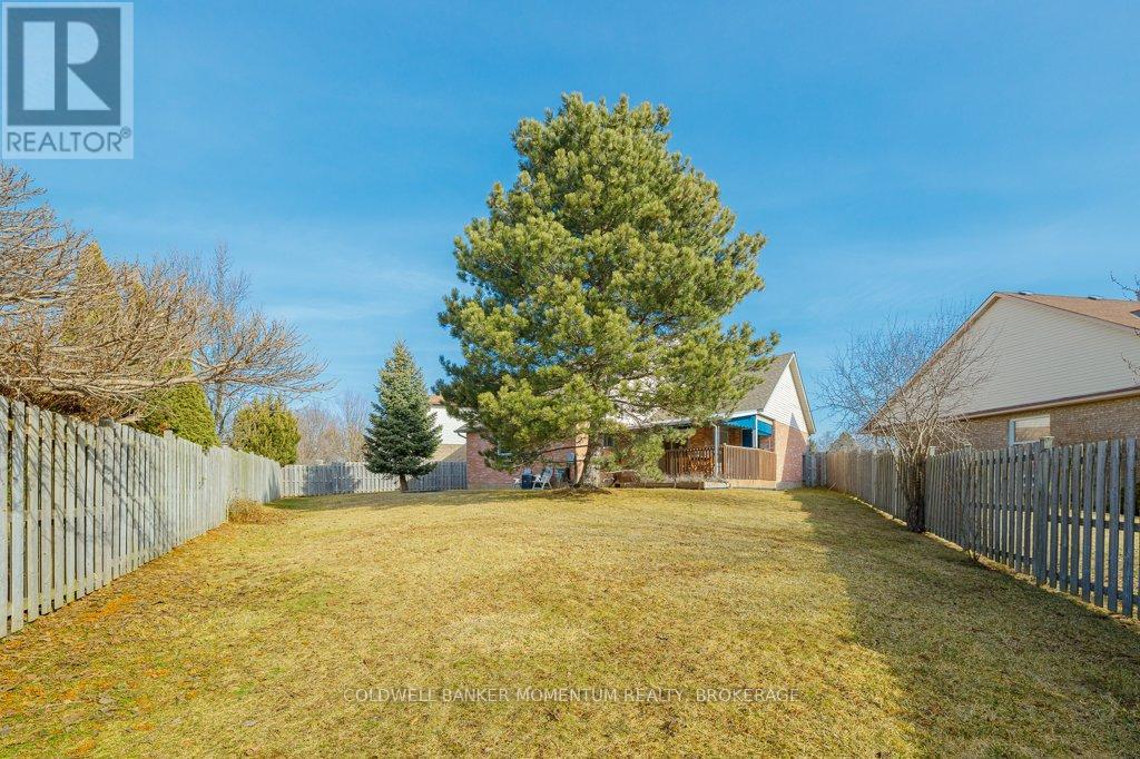 Photo 44 of 43 Silvercrest Court, Thorold ON