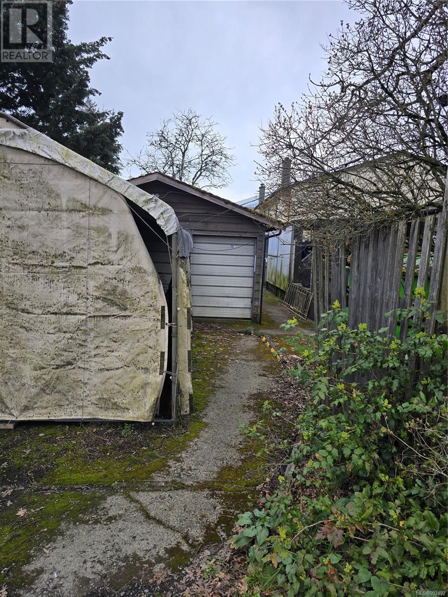 2903 LEIGH Rd, Langford real estate listing 992492