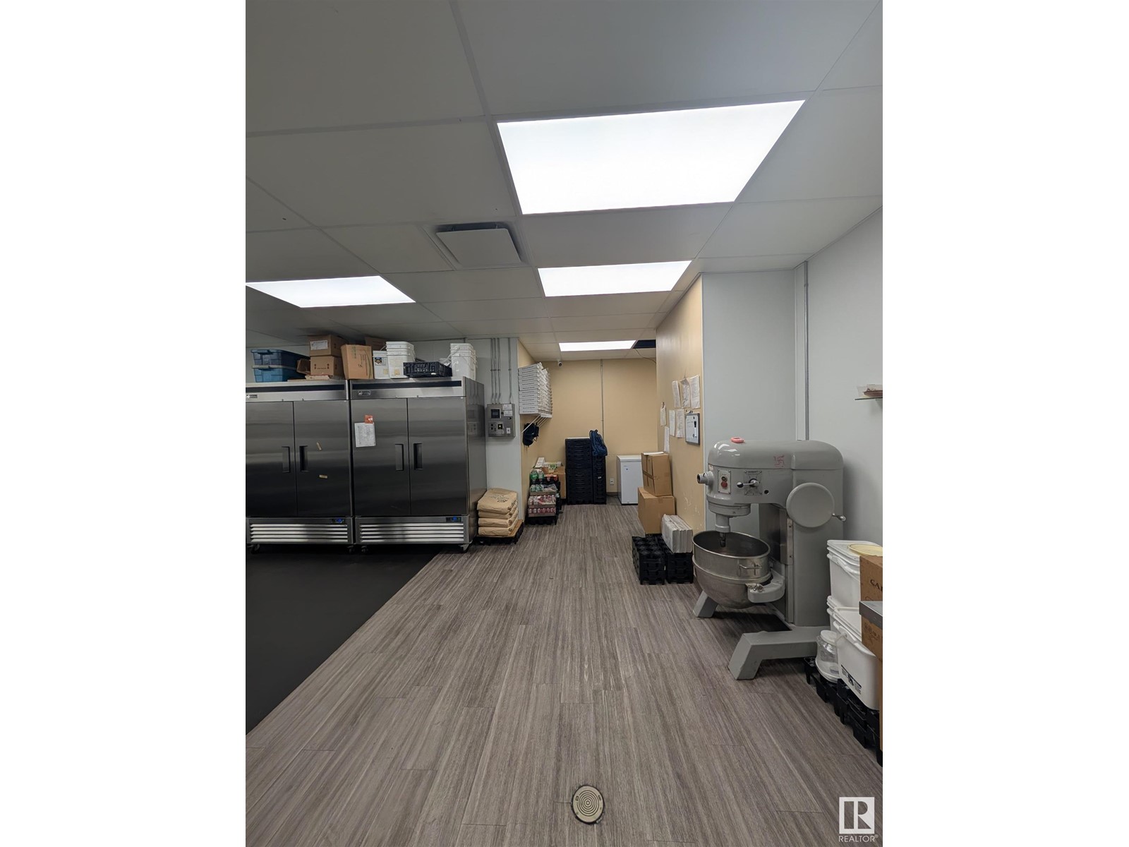 Photo 5 of 4045 Macleod Tr Se, Calgary AB
