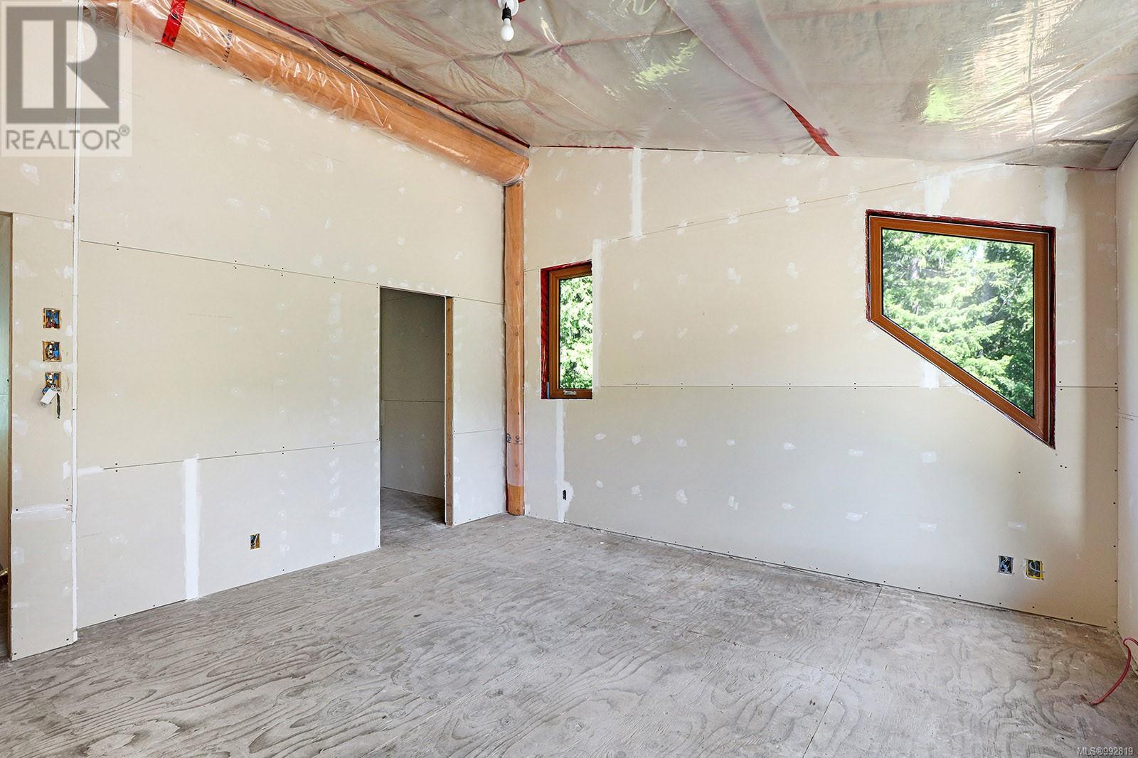 Photo 71 of 1100 Keith Rd, Qualicum Beach BC