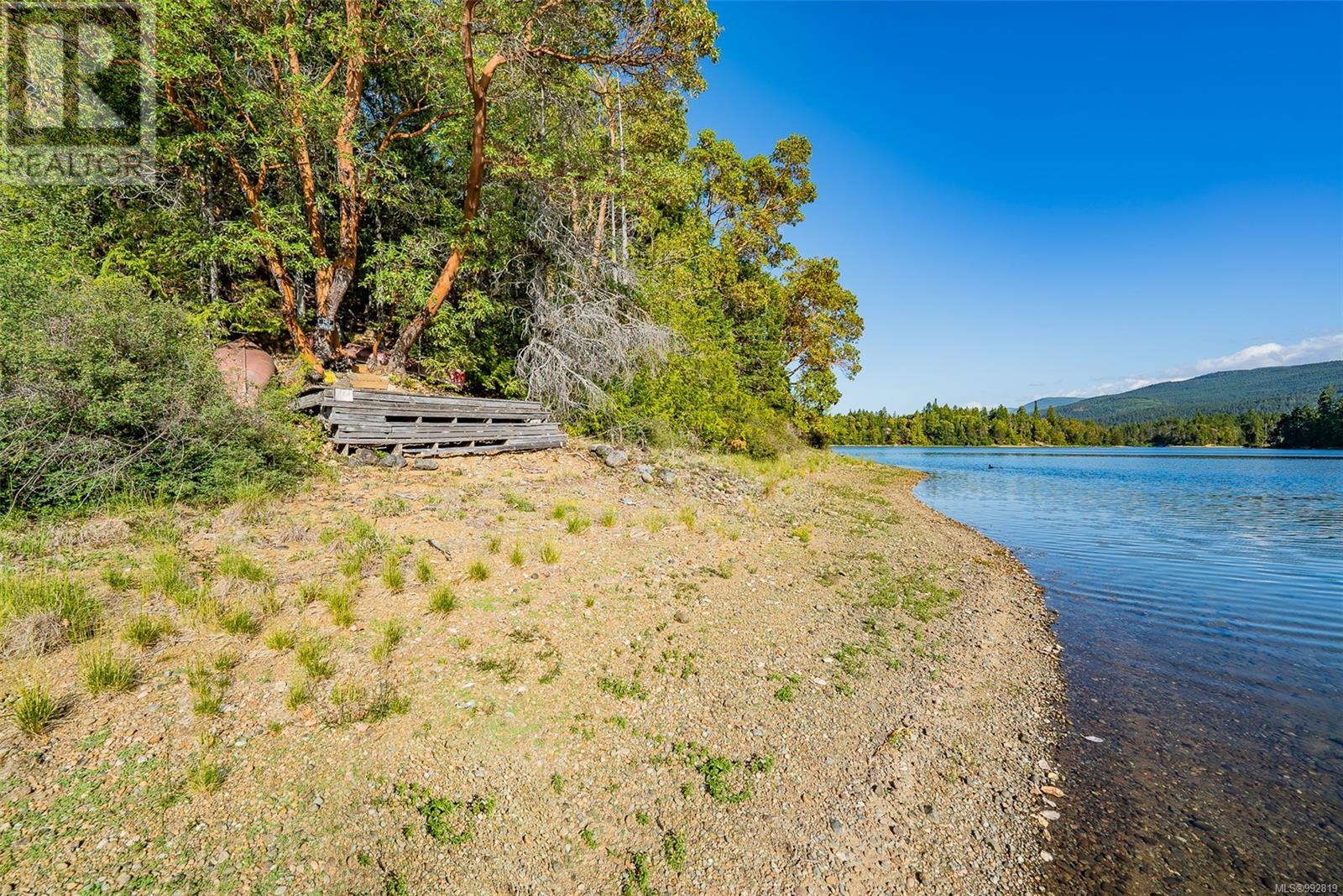 Photo 6 of 1100 Keith Rd, Qualicum Beach BC