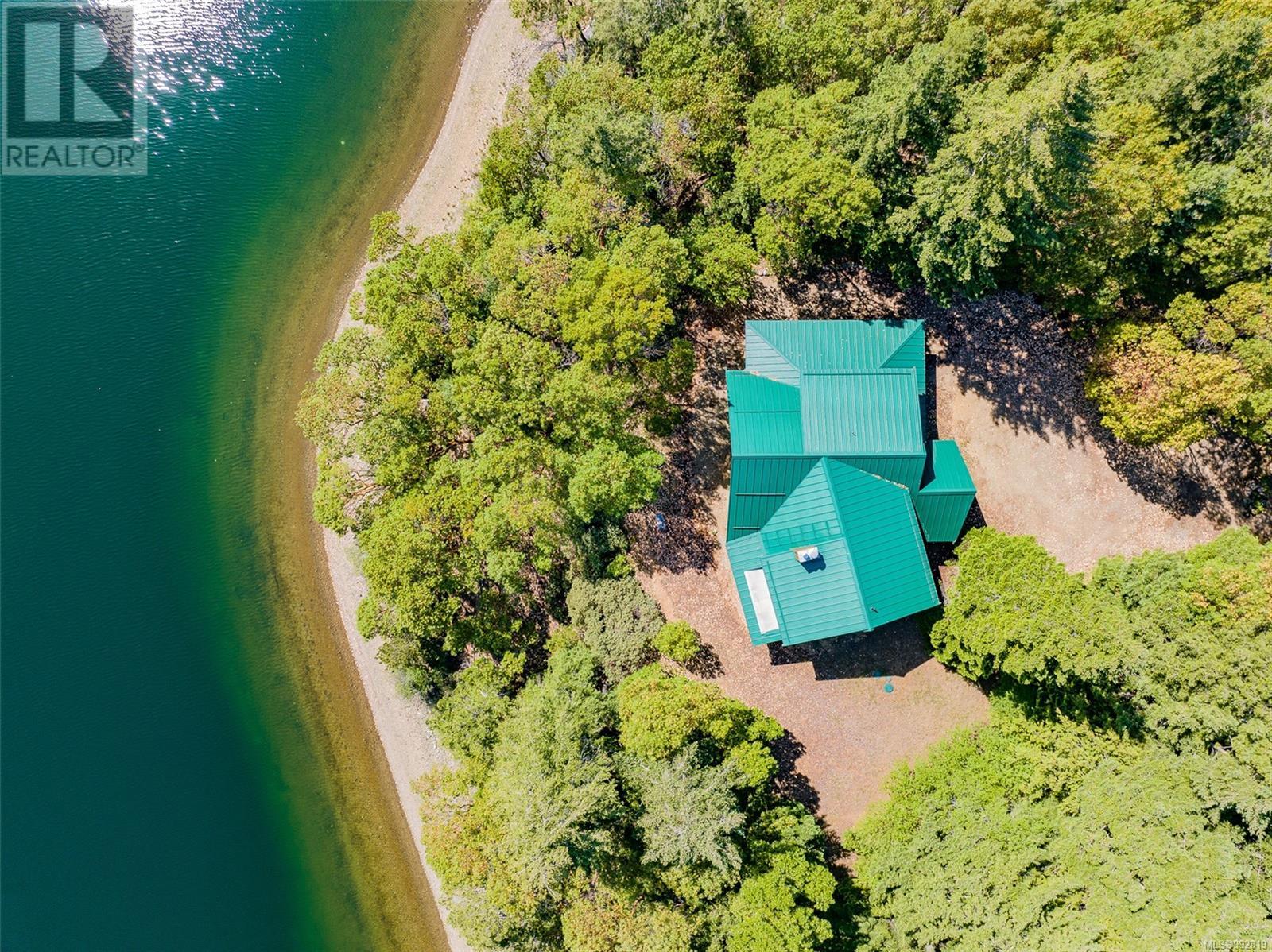 Photo 20 of 1100 Keith Rd, Qualicum Beach BC