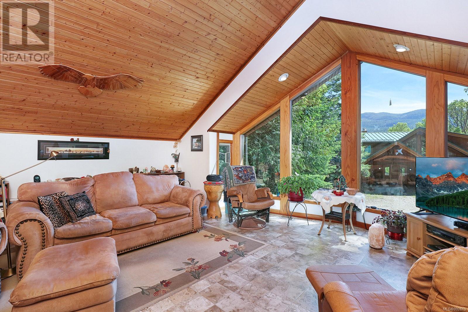 Photo 41 of 1100 Keith Rd, Qualicum Beach BC