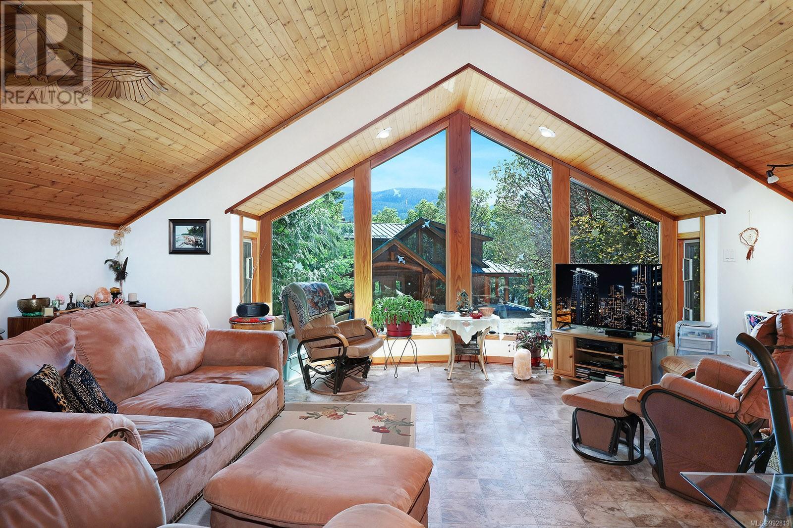 Photo 87 of 1100 Keith Rd, Qualicum Beach BC
