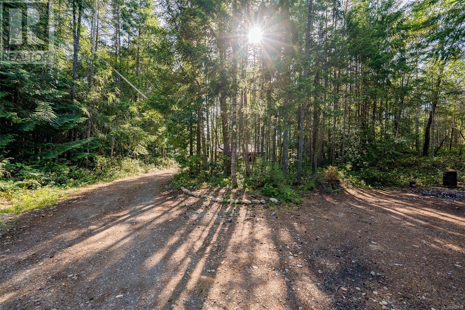 Photo 15 of 1100 Keith Rd, Qualicum Beach BC