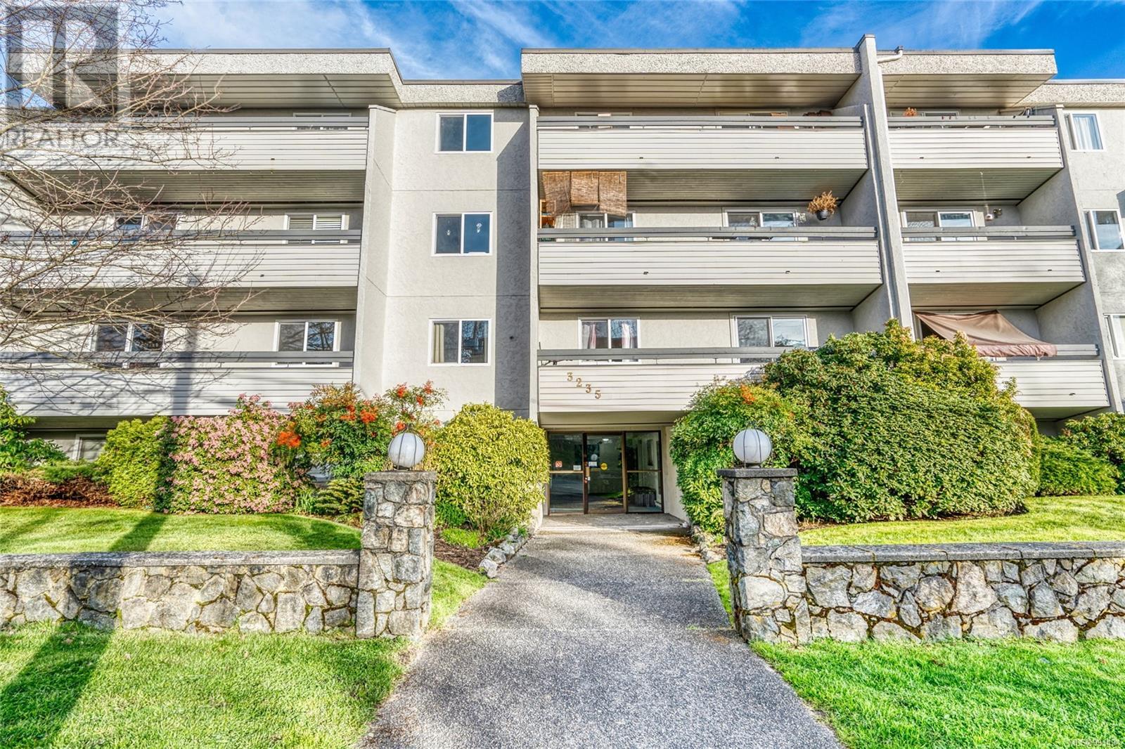Photo 23 of 210 3235 Quadra St, Saanich BC