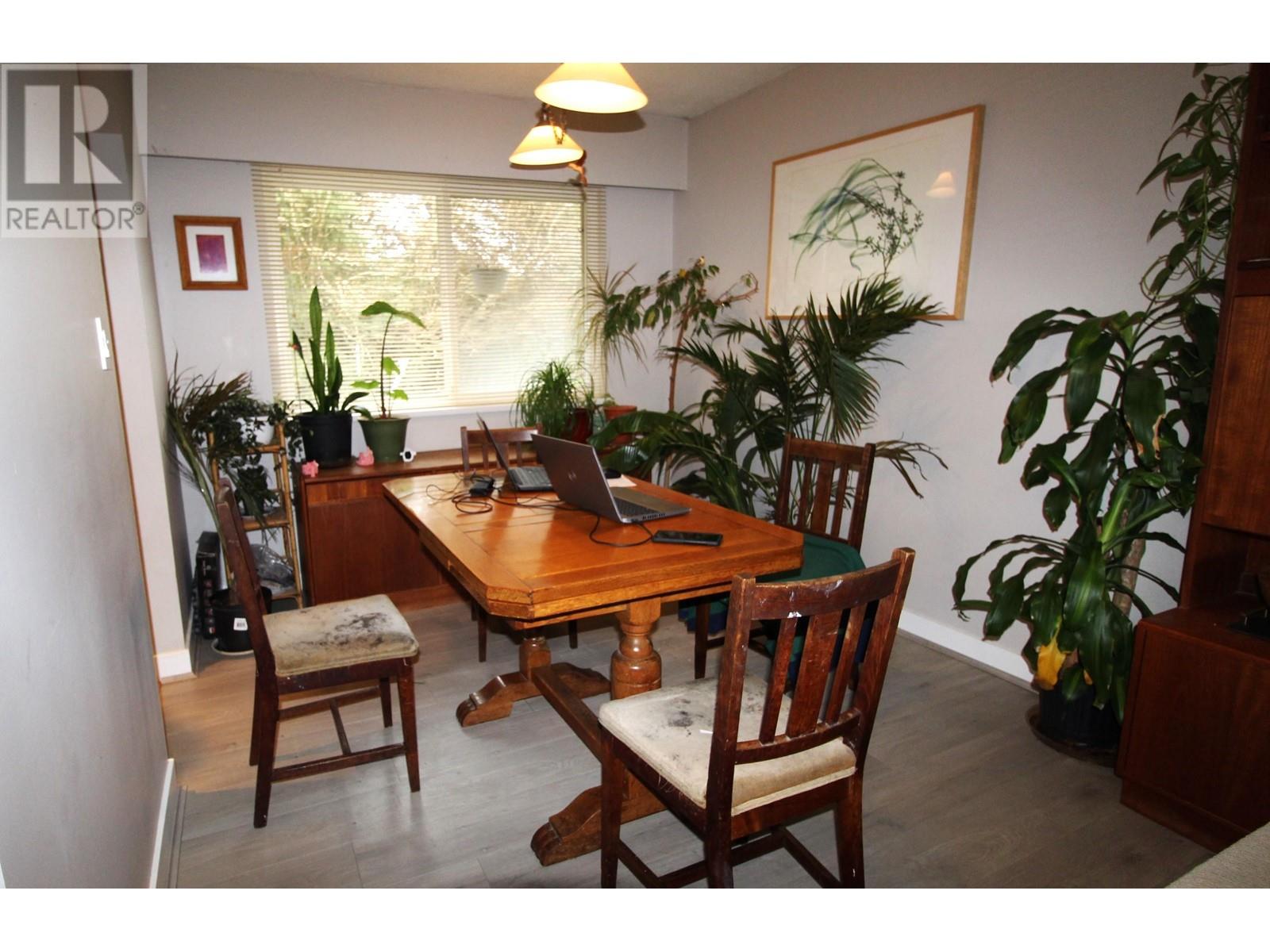 Photo 4 of 10560 Springfield Court, Richmond BC