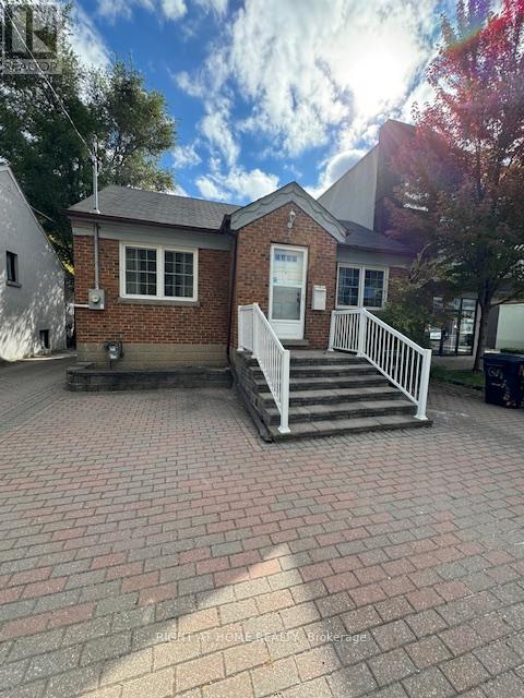 Listing photo of 227 SHEPPARD AVENUE W