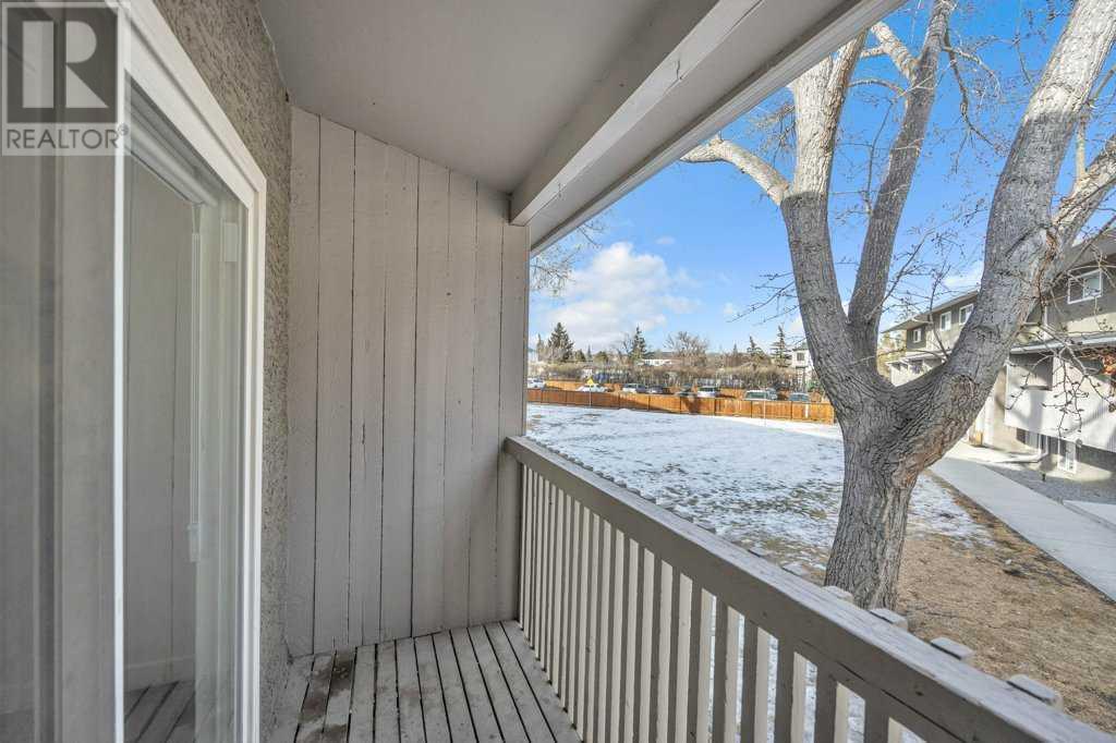 Single Family House for Sale in    Avenue NW Bowness Calgary 