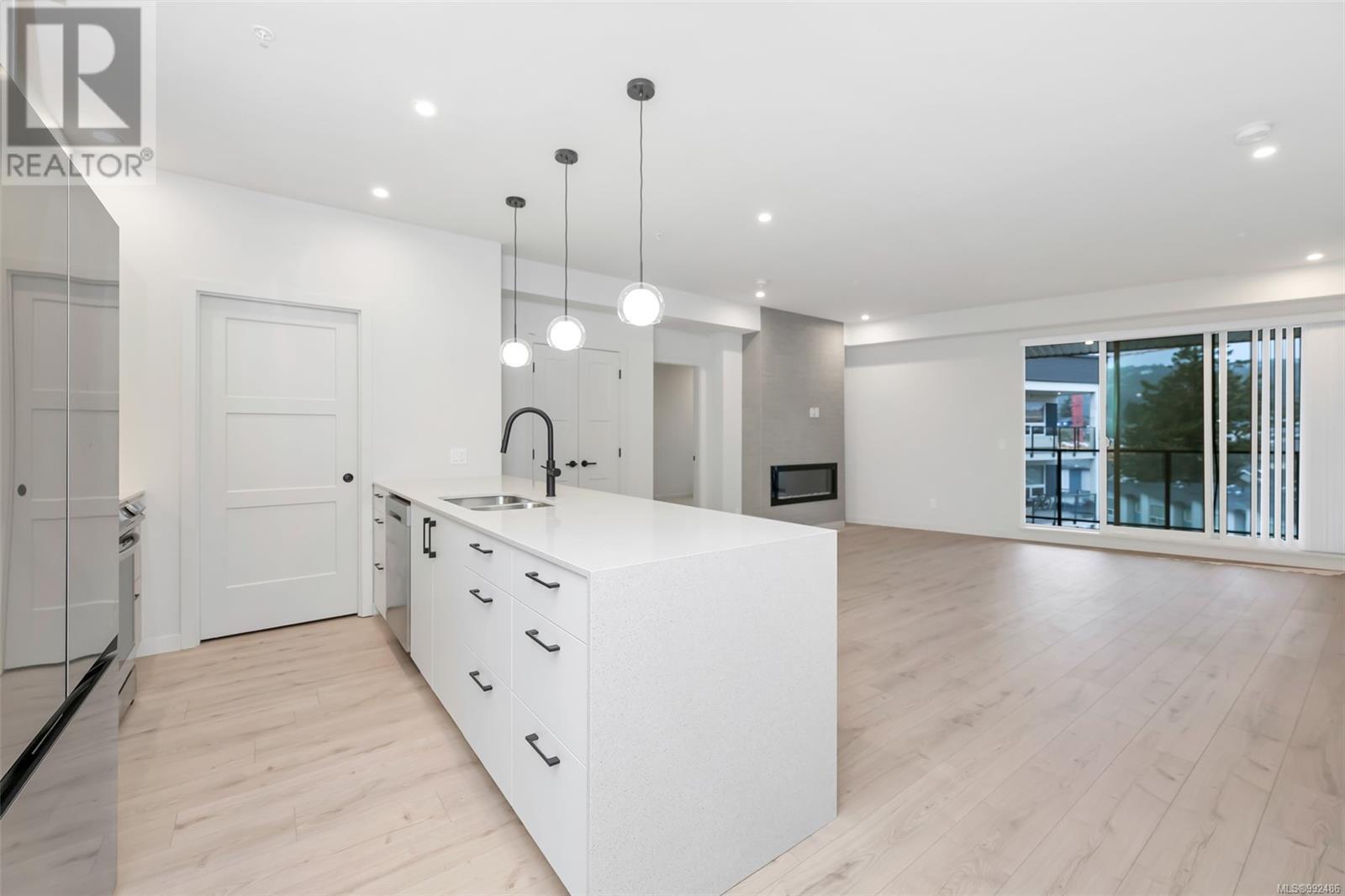 504 958 Pharoah Mews, Langford real estate listing 992486