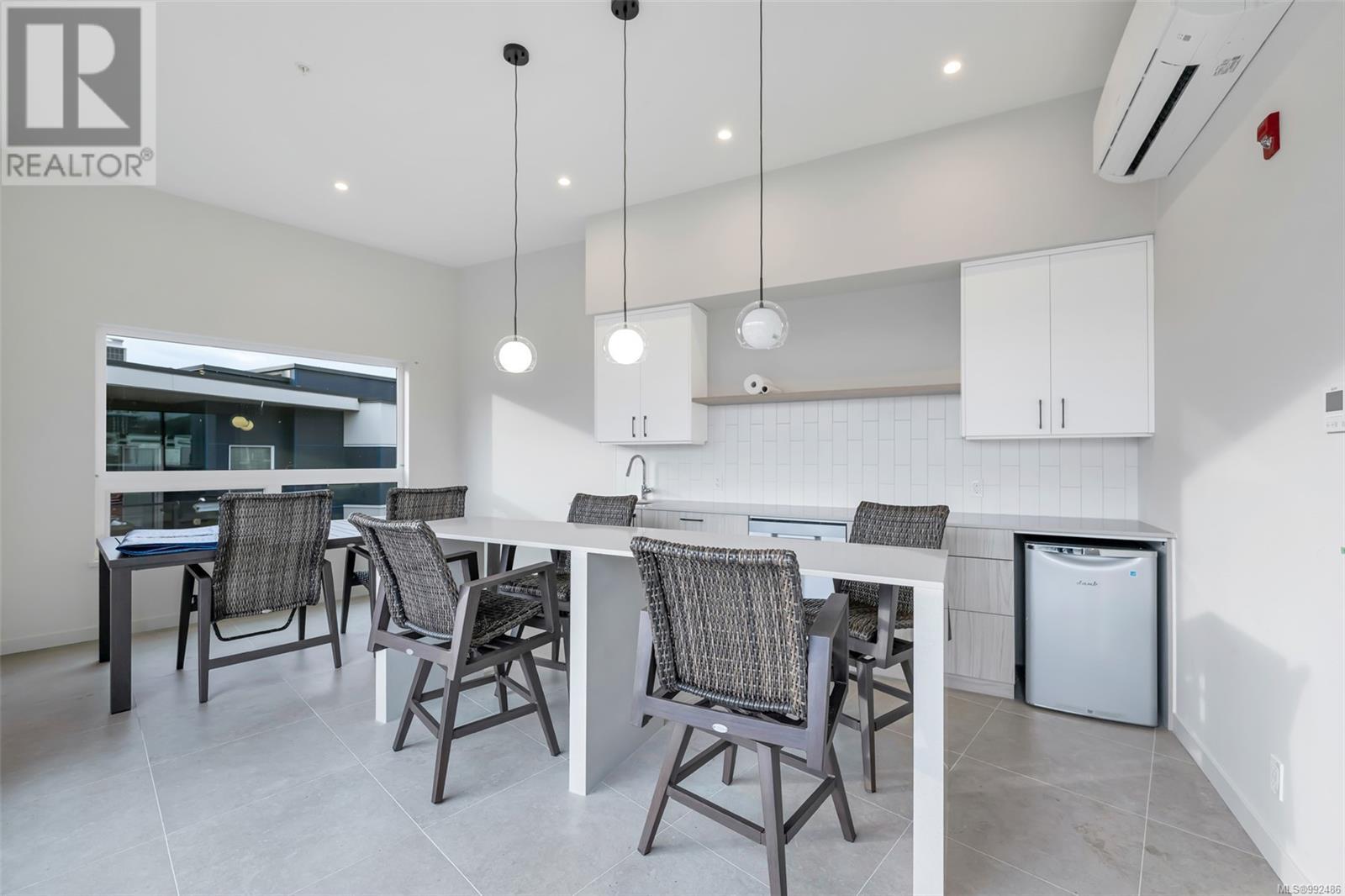 504 958 Pharoah Mews, Langford real estate listing 992486